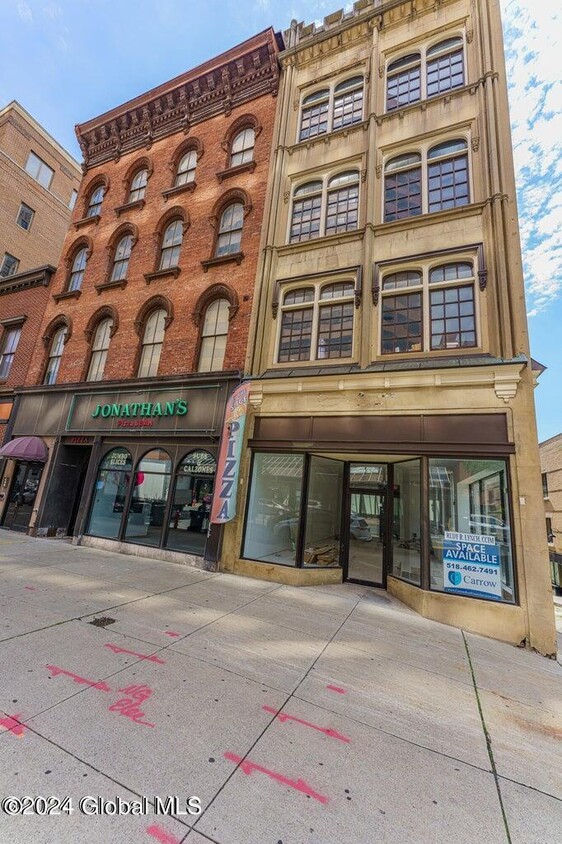 Primary Photo - 33 S Pearl St