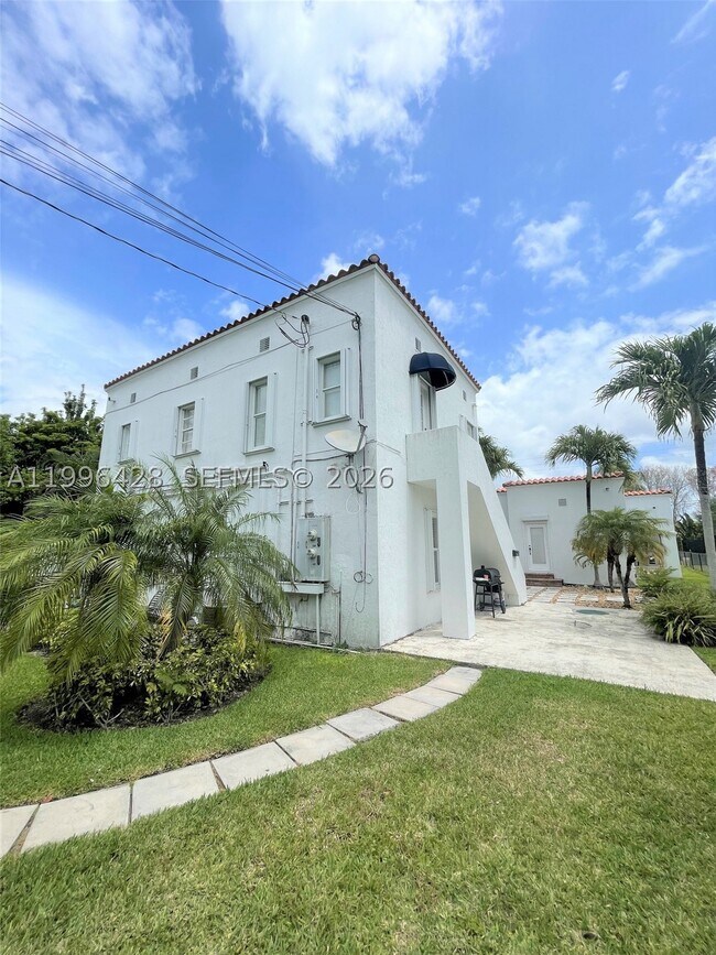 Foto del edificio - 5116 SW 57th Ave
