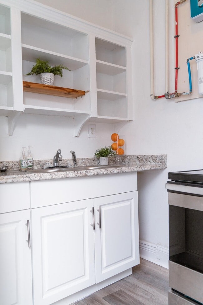 Building Photo - 511 N Monroe St