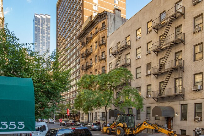 Building Photo - 342 W 56th St