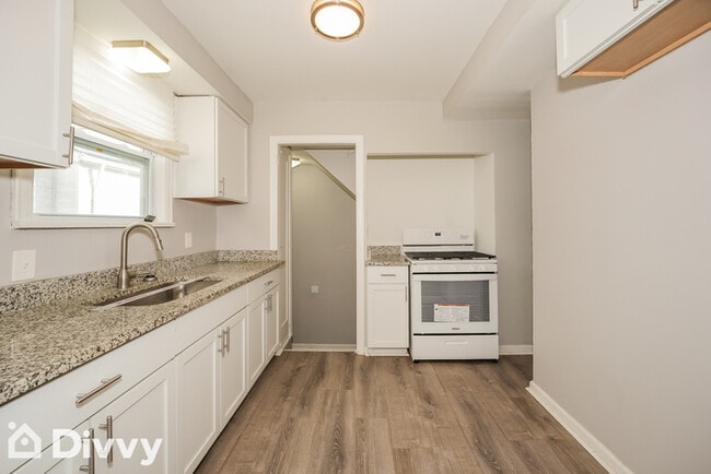 Building Photo - 3839 E 154th St