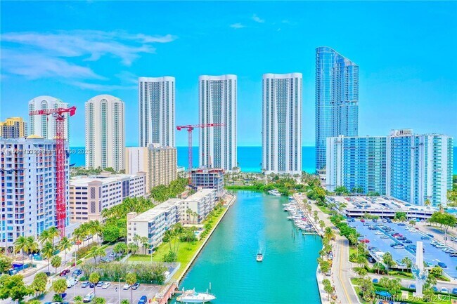 Foto del edificio - 400 Kings Point Dr