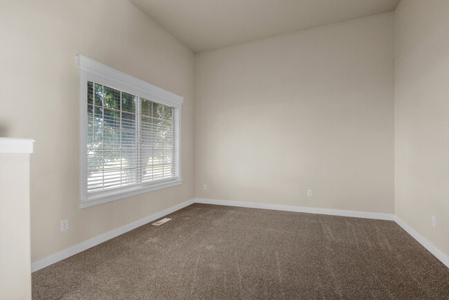 Building Photo - 958 N Buffalo Dr