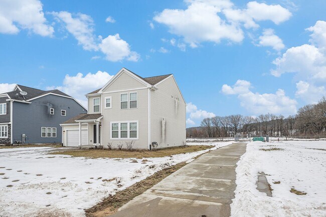 Foto del edificio - Remarkable Move In Special!