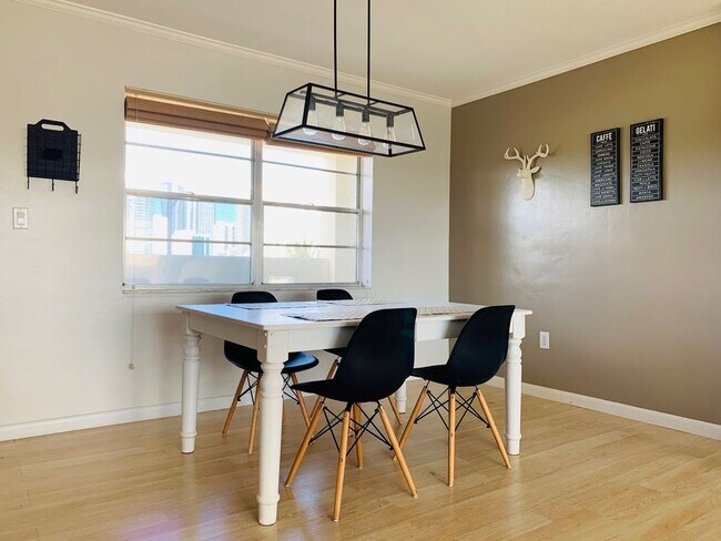 Foto del edificio - 220 Kings Point Dr