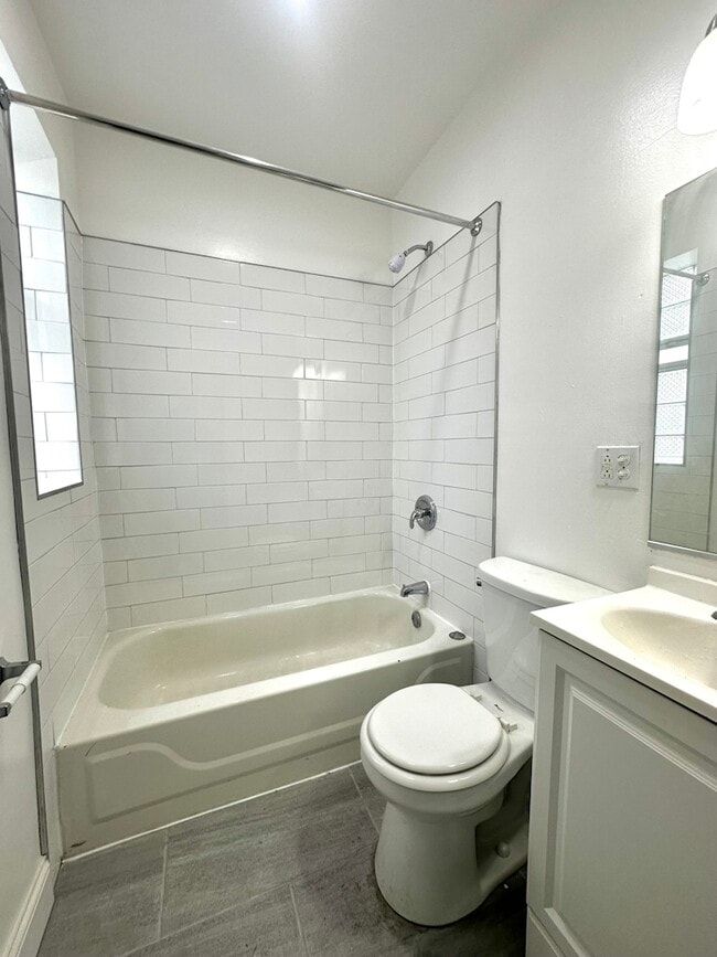 Foto del edificio - 4031 N Kenmore Ave