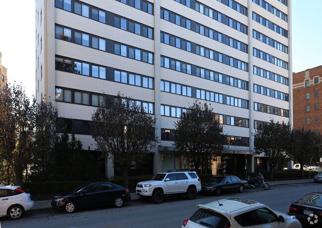 Foto del edificio - Winston Churchill Condominiums