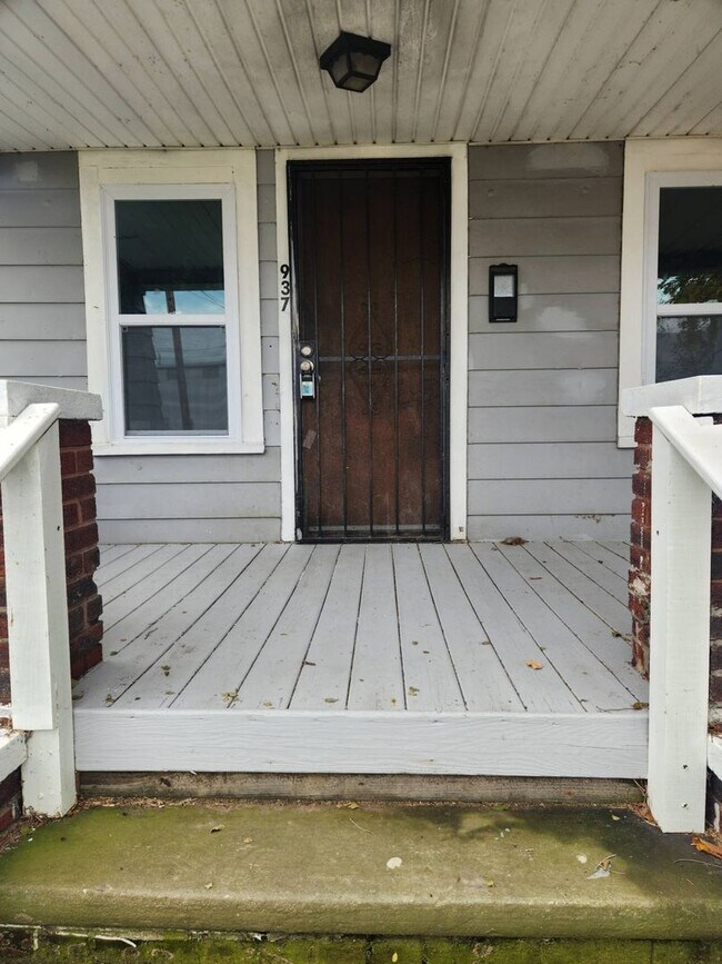 Building Photo - Charming 2-Bedroom Property in Prime Location