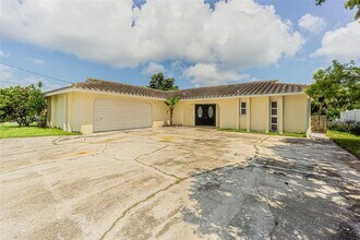 Building Photo - 4149 Floramar Terrace