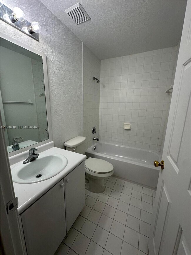 Foto del edificio - 2438 SE 14th Ave