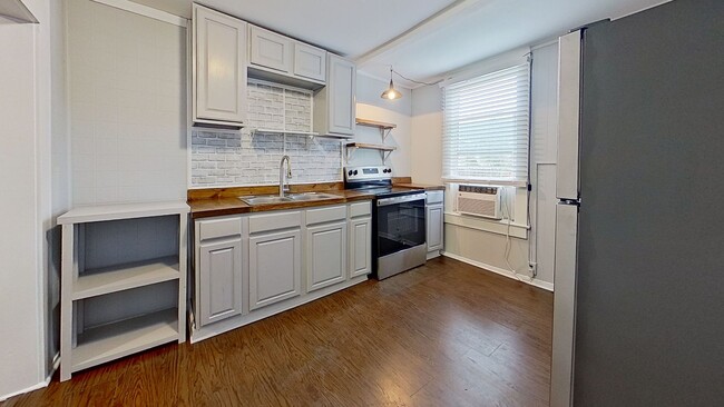 Palm Avenue Triplex - Palm Avenue Triplex Apartment