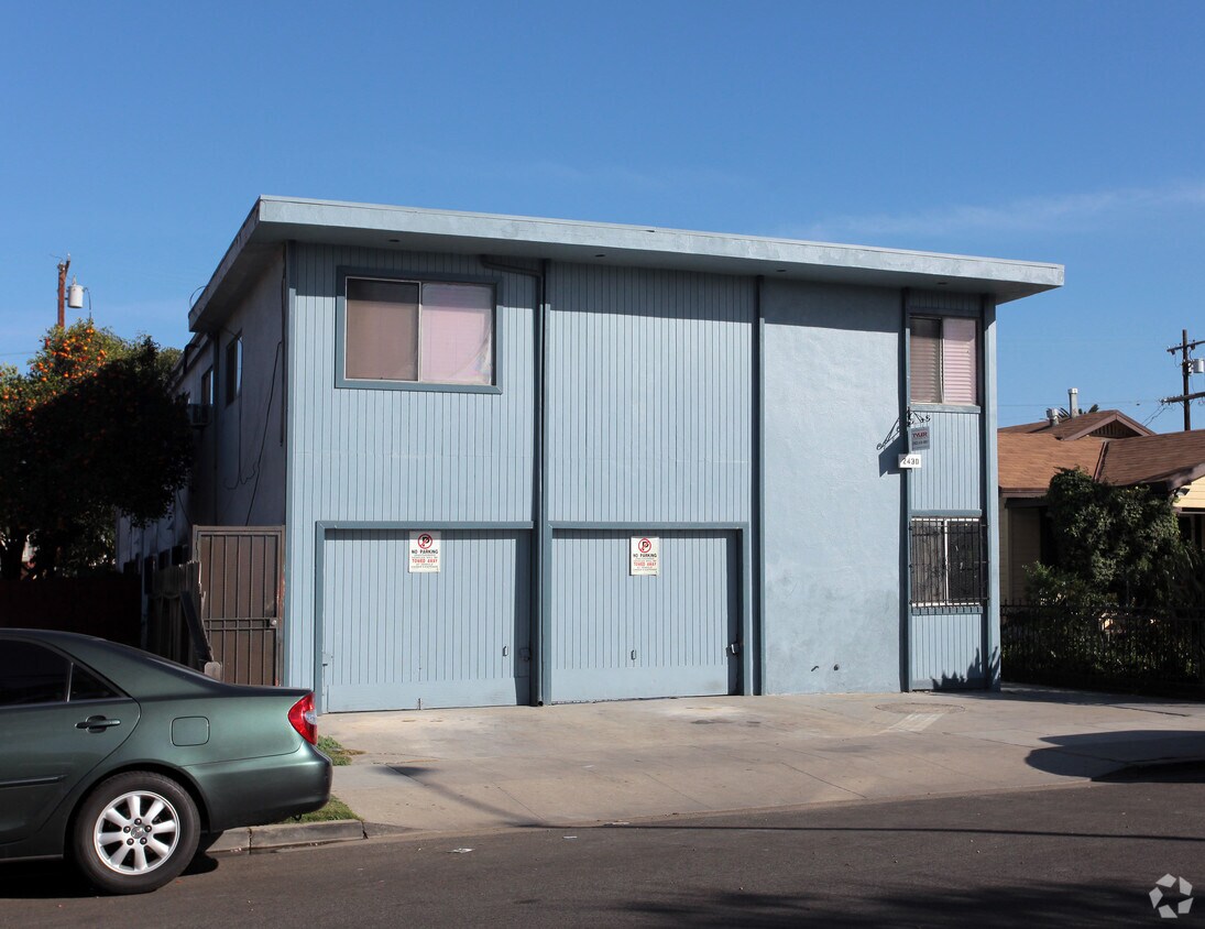 Primary Photo - 2430 Linden Ave