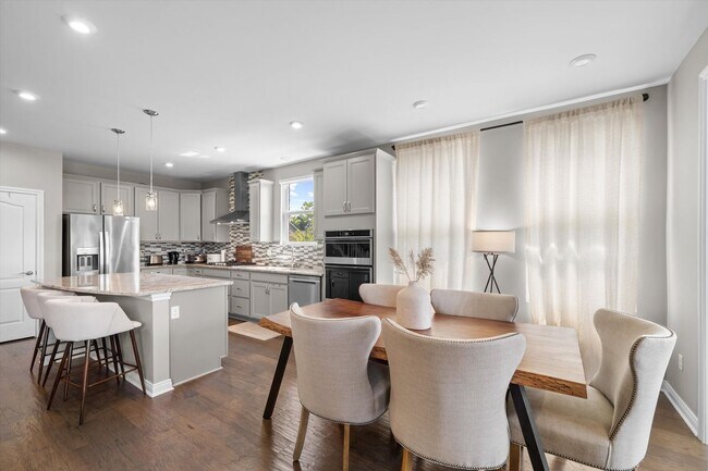 Foto del edificio - 48894 Windfall Rd