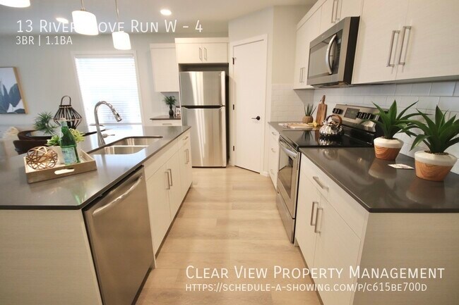 Photo du bâtiment - Beautiful 3 bed high-efficiency 2 level split home! ?? WINTER RENT PROMO: $1899 ??