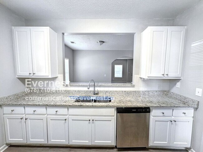 Foto del edificio - 8641 Thomas Rd