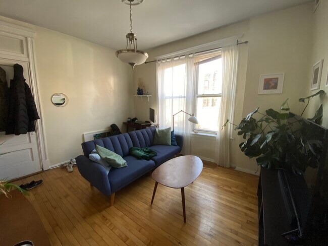 Foto del edificio - 949 N Western Ave
