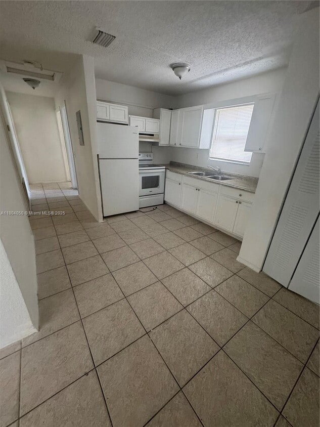 Primary Photo - 2856 NW 14th St