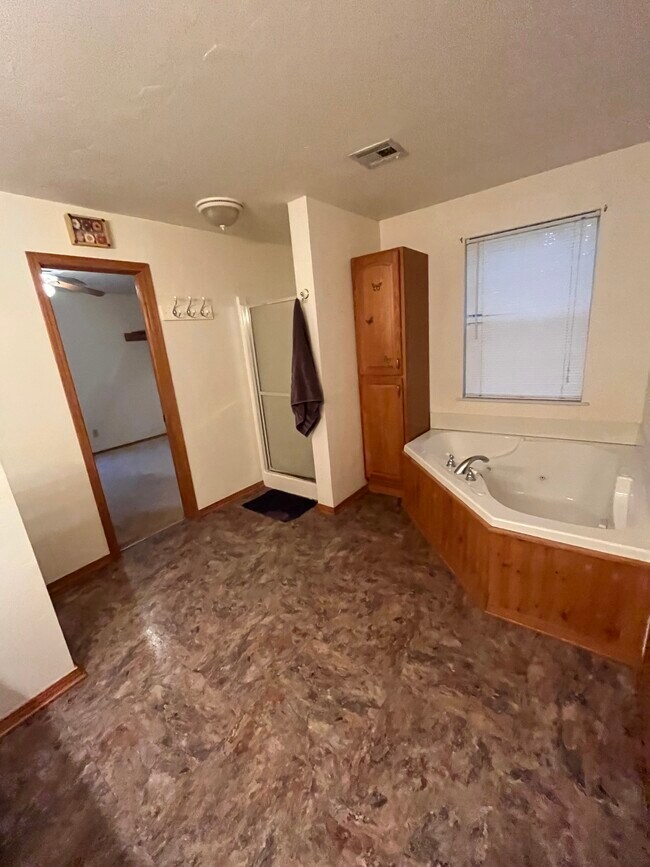Building Photo - 334486 US-62