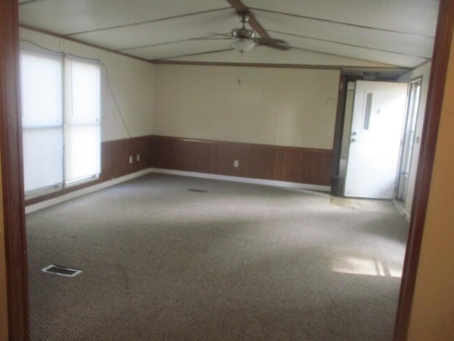 Building Photo - 40 Yoakum Cir
