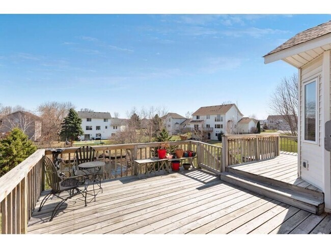 Building Photo - 2142 Groveland Way