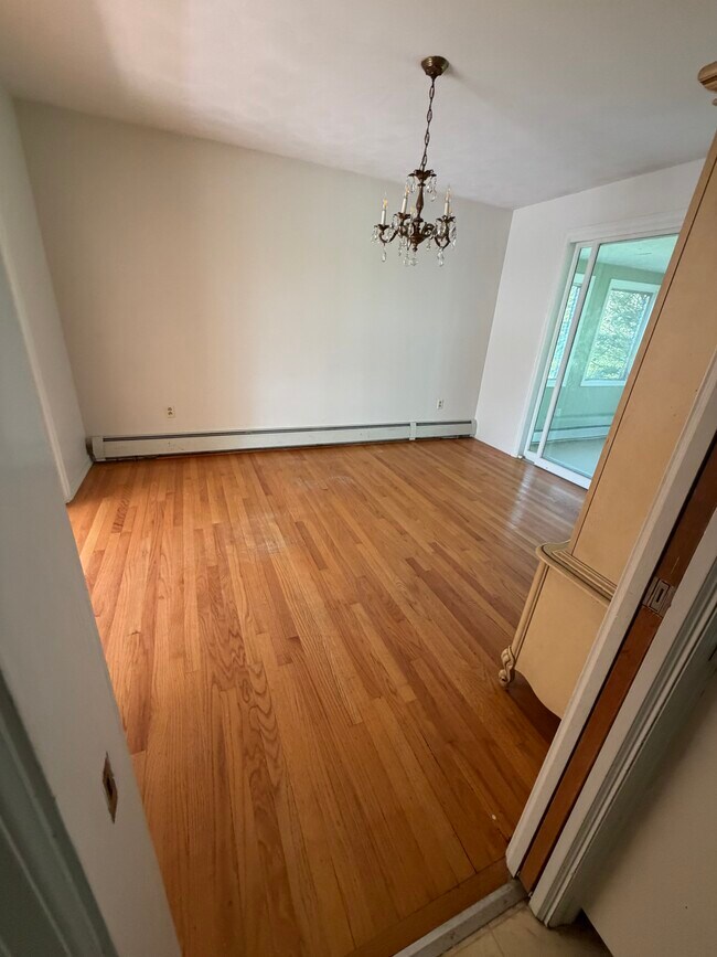 Foto del edificio - 818 Griffin Pond Rd