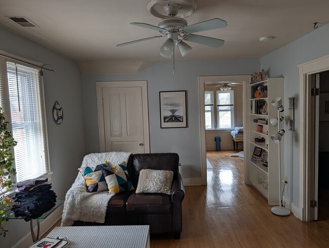 Living Room - 517 E Burleigh St