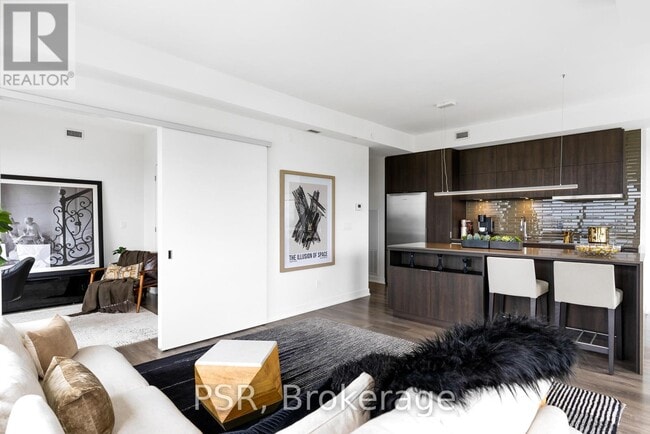 Building Photo - 2 St Thomas St