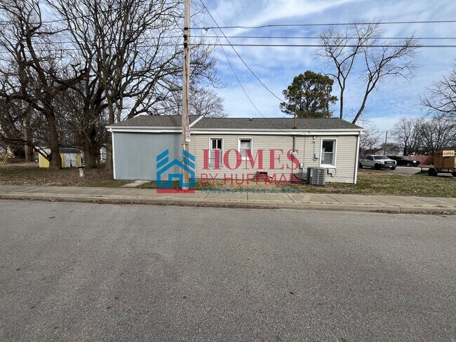 Building Photo - Two Bedroom House | Updated with Appliances