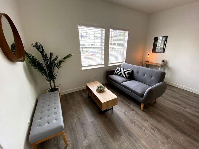 Photo - 445 40th St Apartment