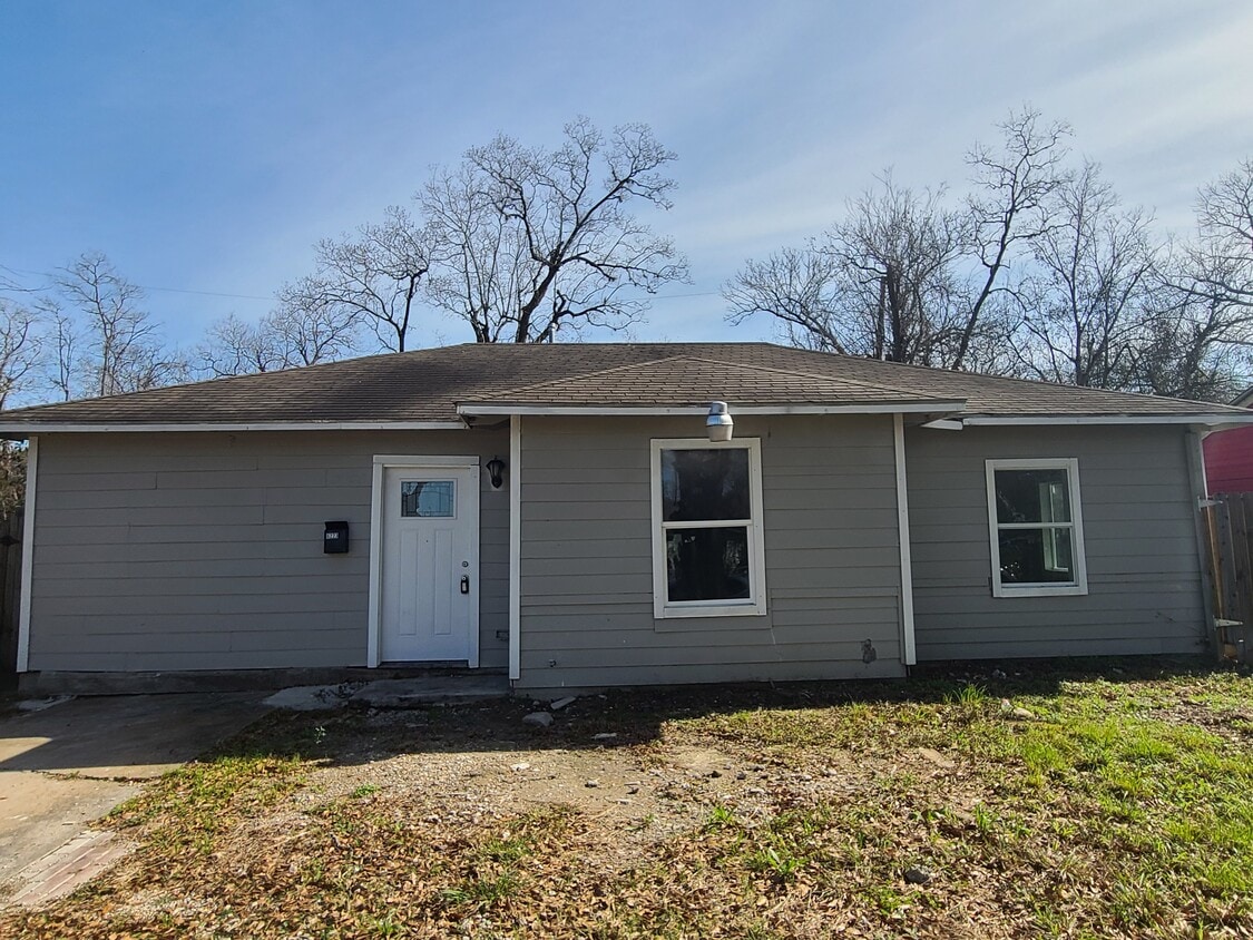 Primary Photo - 6223 Sherwood Dr