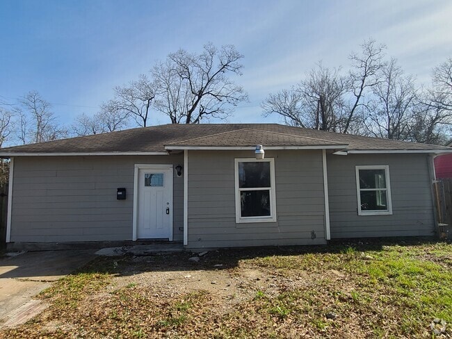 Building Photo - 6223 Sherwood Dr