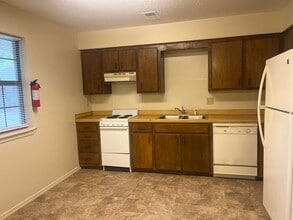 Building Photo - 311 N Joplin Ave