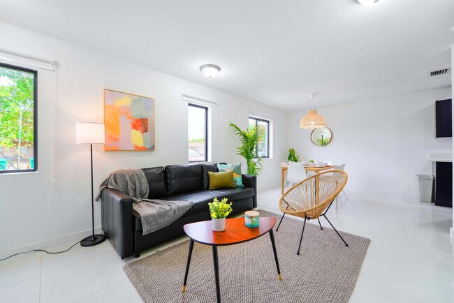 Foto del edificio - 2241 NW 50th St