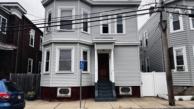 Building Photo - 427 Winthrop St
