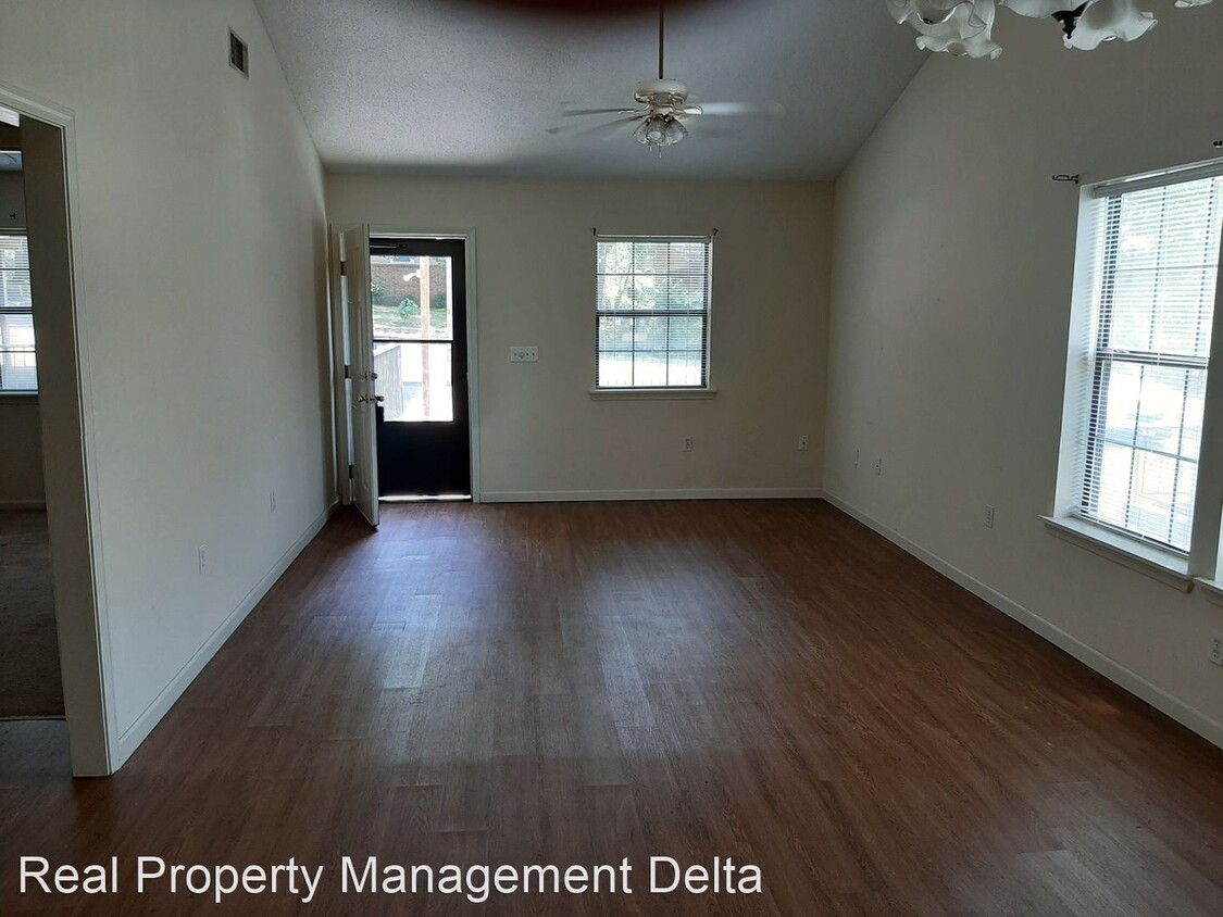 Primary Photo - 603-612 N Park St