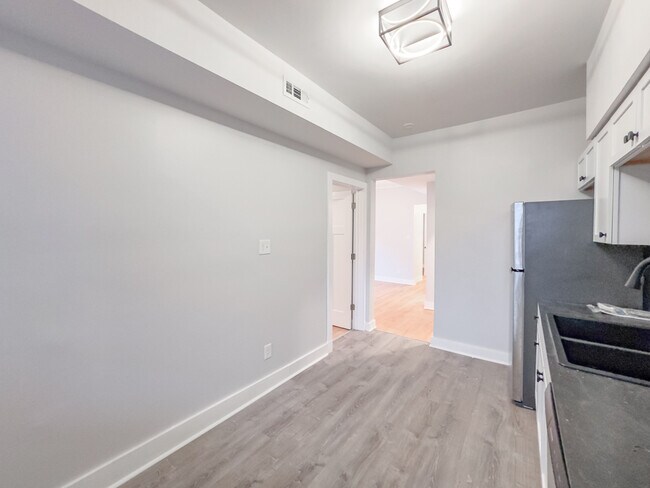 Foto del edificio - 4700 N Western Ave
