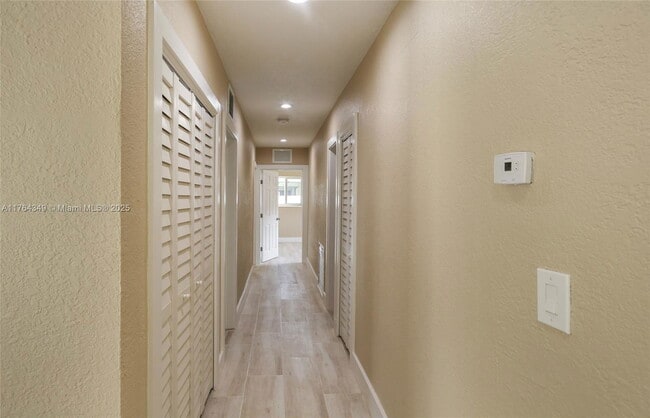 Building Photo - 8870 SW 87th St