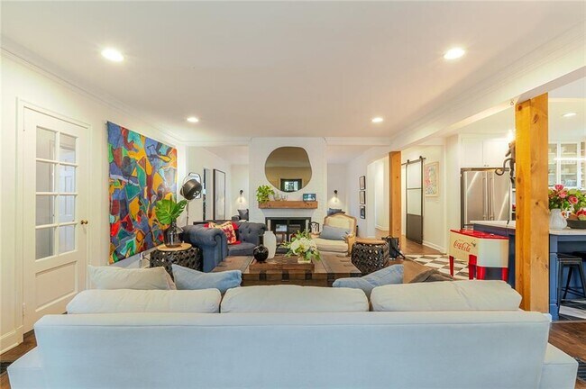 Foto del edificio - 4006 N Stratford Rd NE