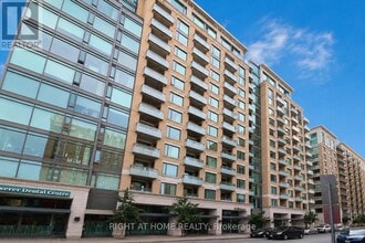 Building Photo - 238 Besserer St