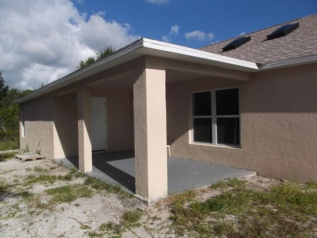 Foto del edificio - 4 BR 2 BA 2 CG rental in western PSL