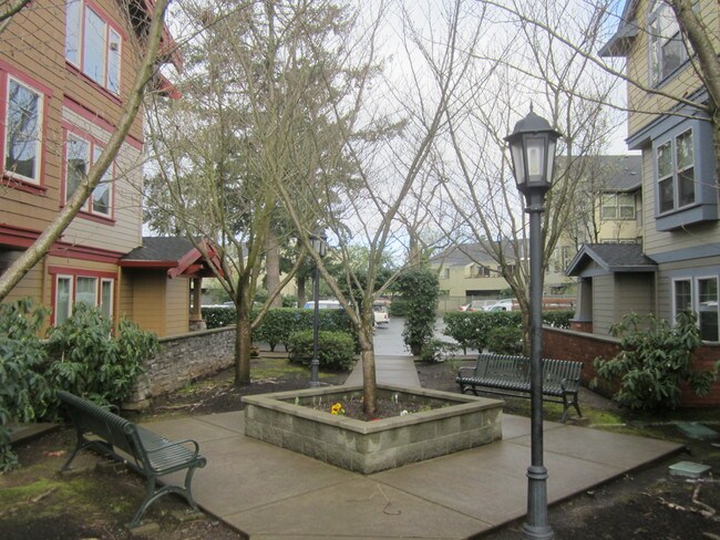 Foto del edificio - 9837 NE Irving St