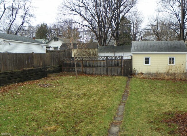 Building Photo - 2 br, 1 bath House - 3339 Thomas Avenue N