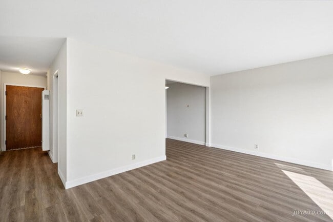 Building Photo - 3225 Vicente St