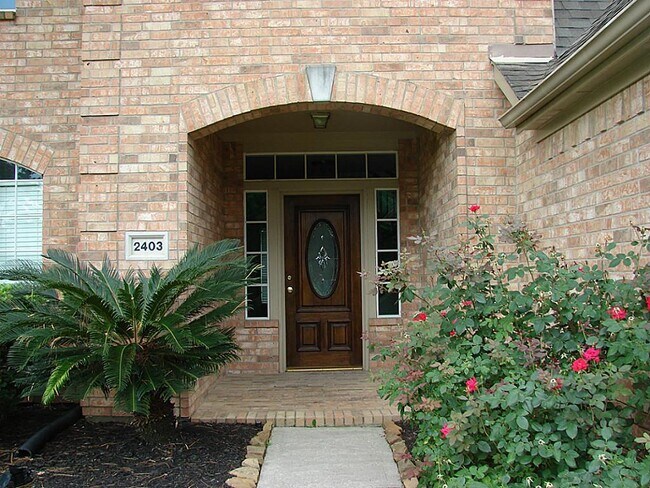 Building Photo - 2403 Blue Shadow Dr
