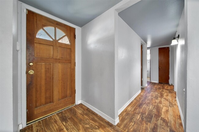 Building Photo - 1559 Diplomat Way