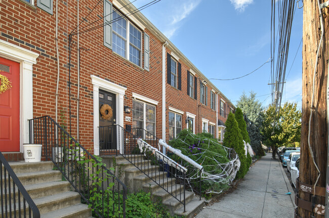 Building Photo - 406-416 Brown St