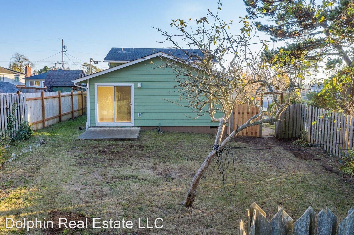 Foto del edificio - 3 br, 2 bath House - 728 NE Benton St.