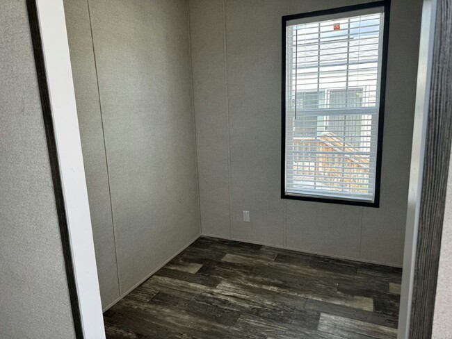 Building Photo - 7250 FL-44