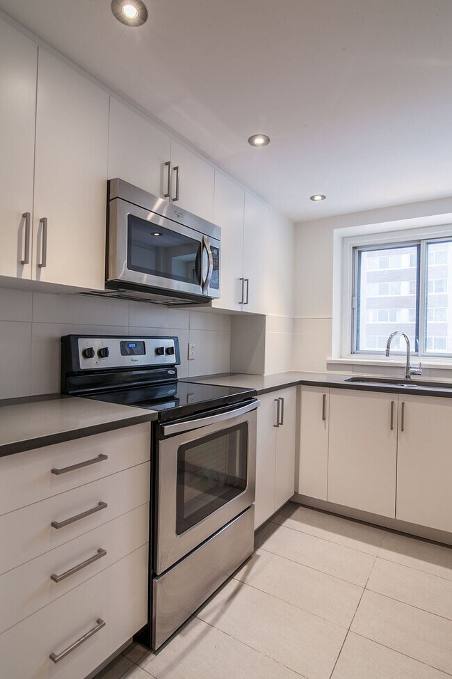 Building Photo - 3435 Rue Drummond
