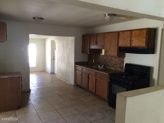 Building Photo - 517 S Bellview